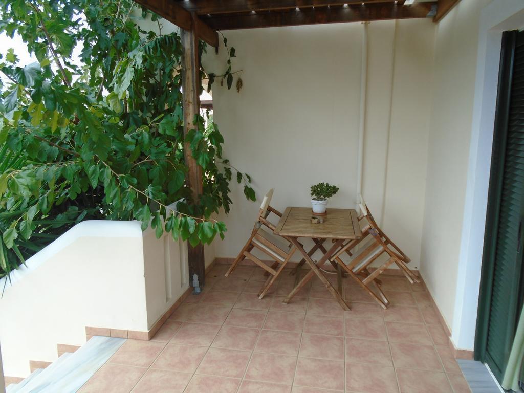 Tompras Village Paralia Demonias Rum bild